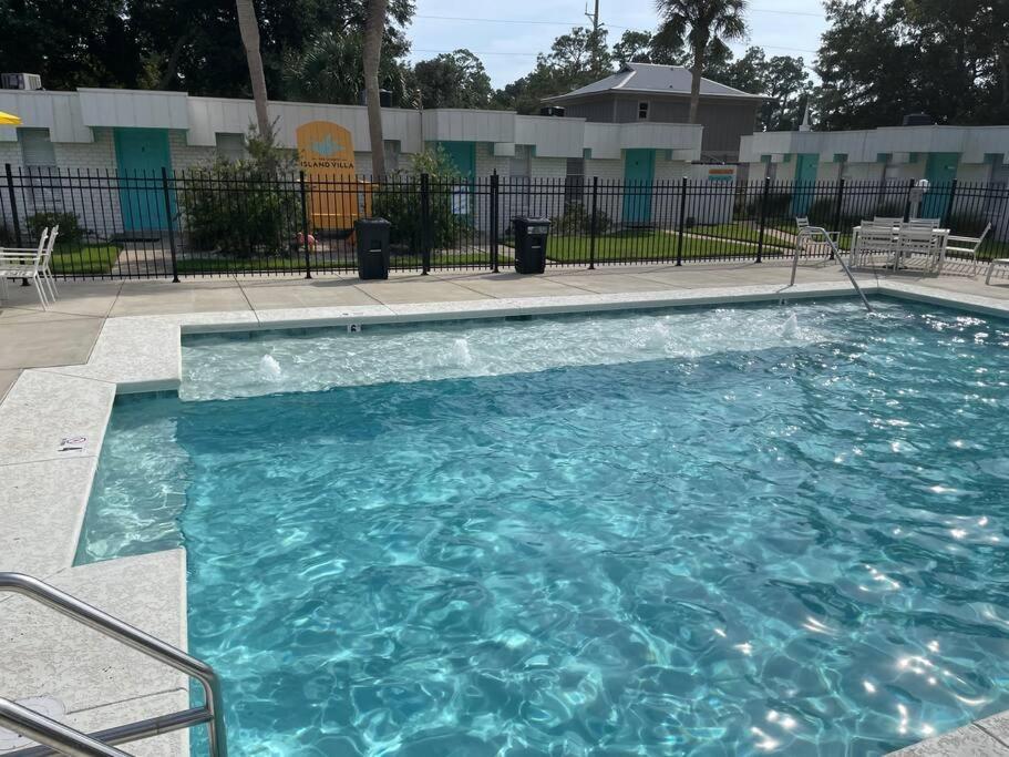 Gulf Shores Getaway Steps Away From The Pool! Luaran gambar